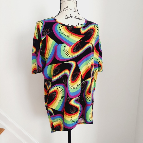 NWT LulaRoe Irma Pride Rainbow Tunic Top Short Sleeve XXS - Picture 1 of 6